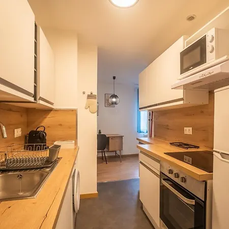 Oiqia • Solis • Azur アパート ナルボンヌ