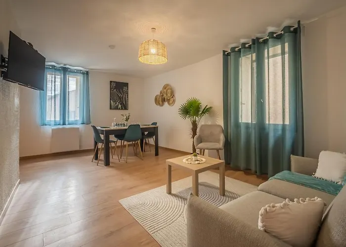 Oiqia • Solis • Azur Apartment